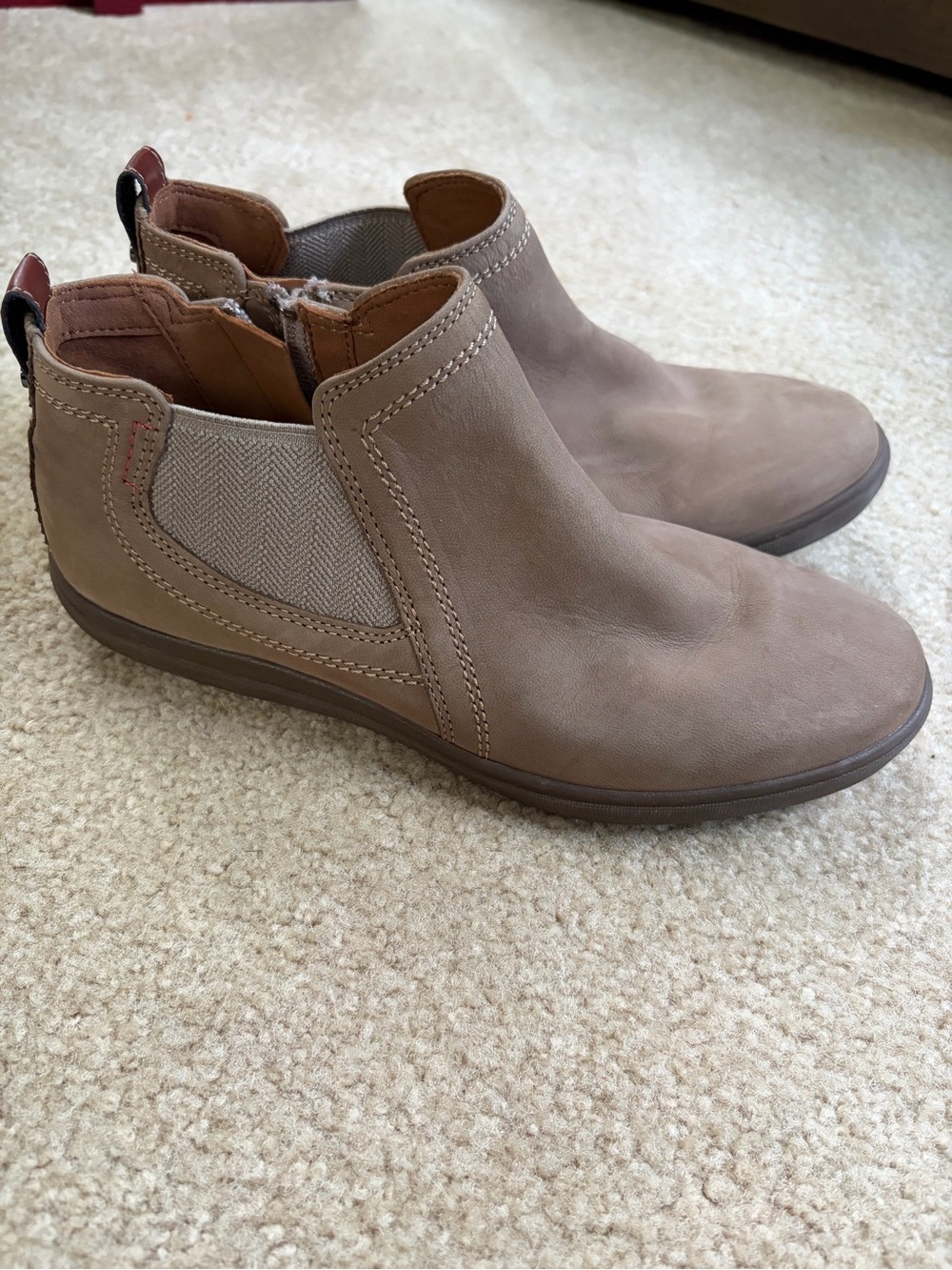 Cobb Hill Bailee chelsea boots light brown/taupe size 6.5 women’s